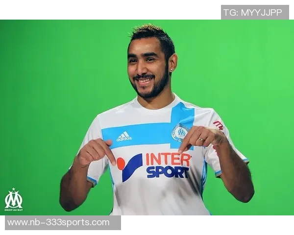 足球帕耶的传奇旅程与他在绿茵场上的辉煌成就分析